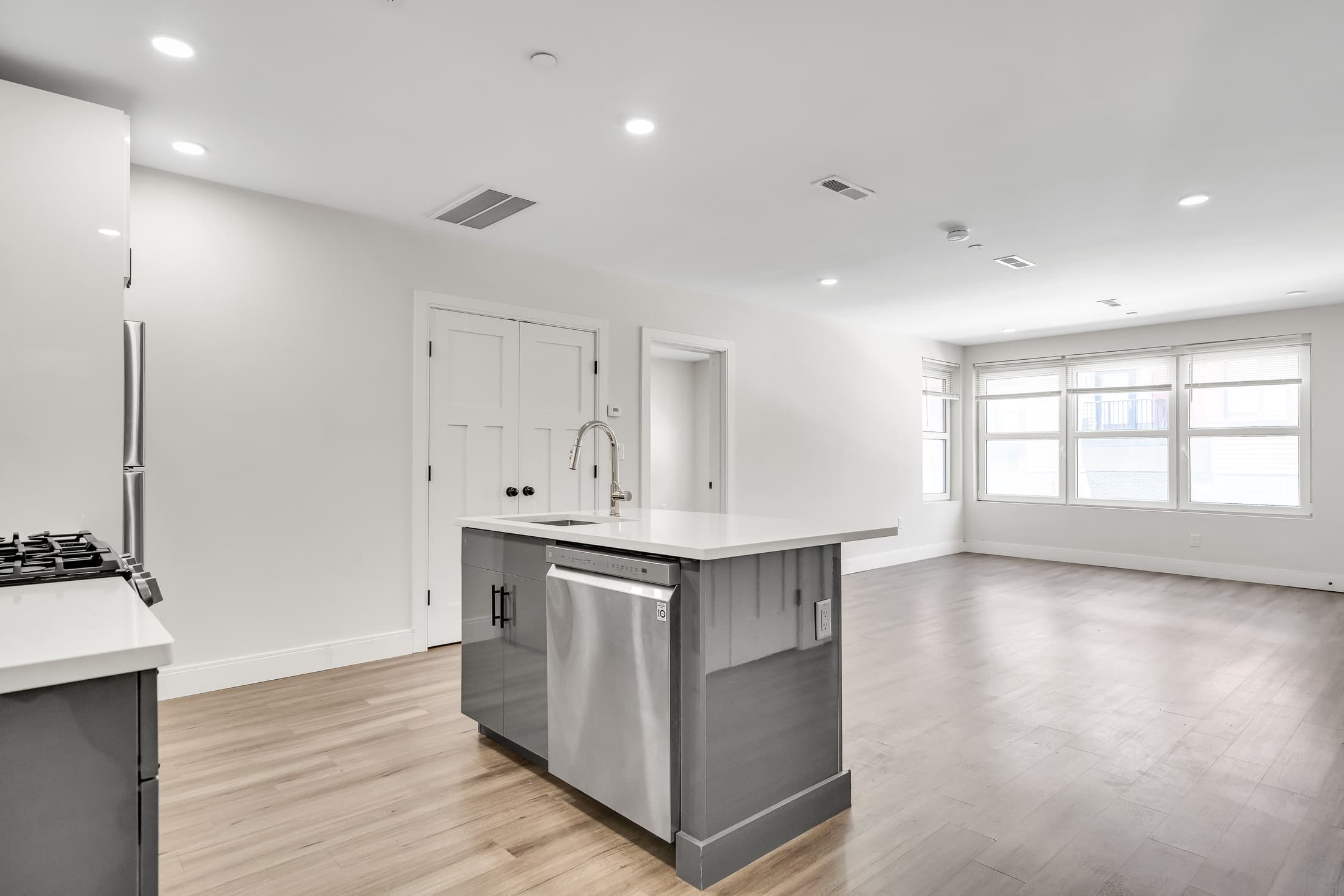 50 Stedman St photo 15