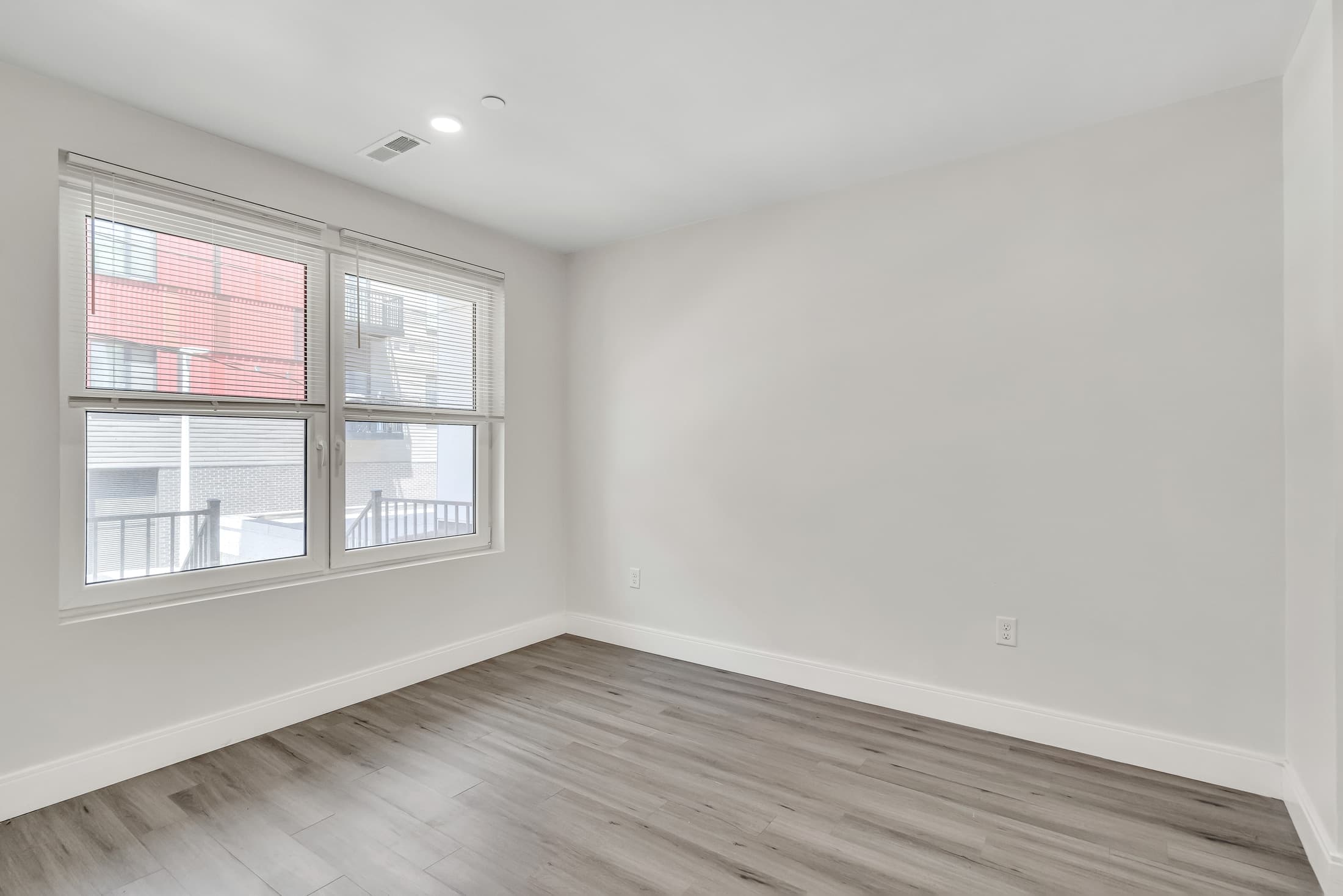 50 Stedman St photo 16