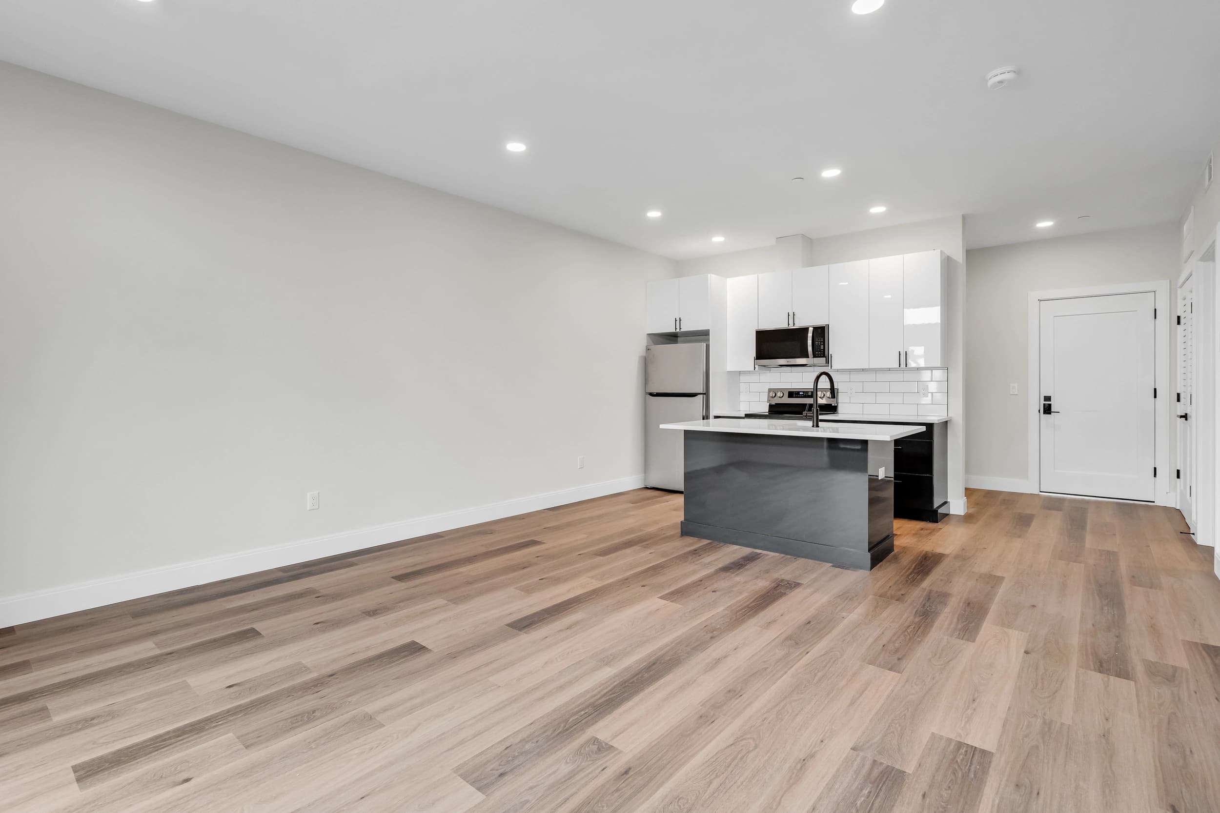 63 Belgrade Ave photo 6