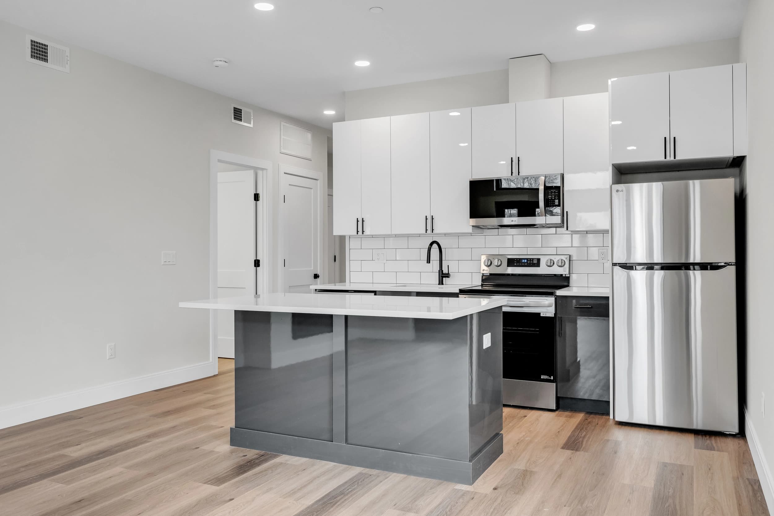 63 Belgrade Ave photo 38