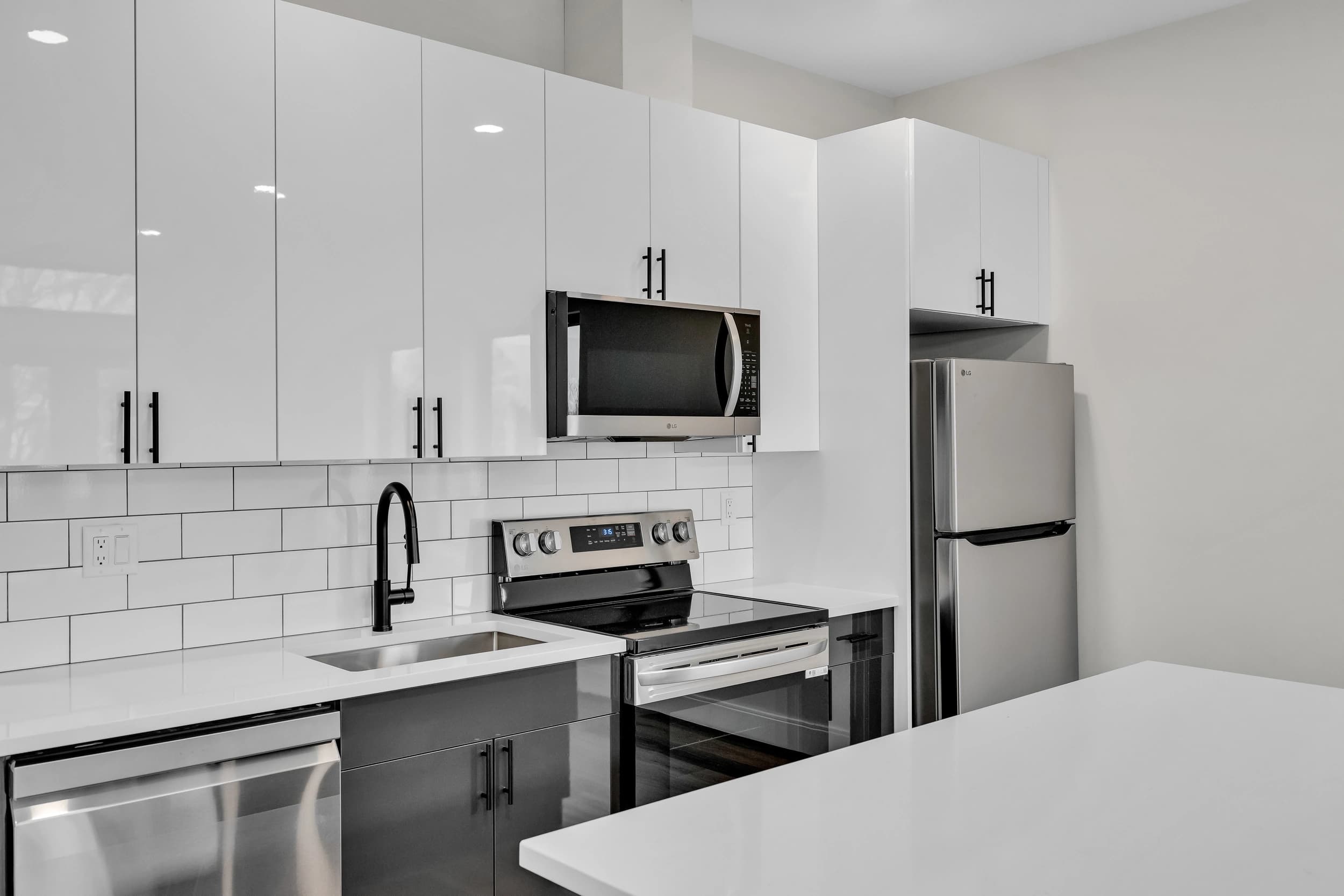 63 Belgrade Ave photo 42