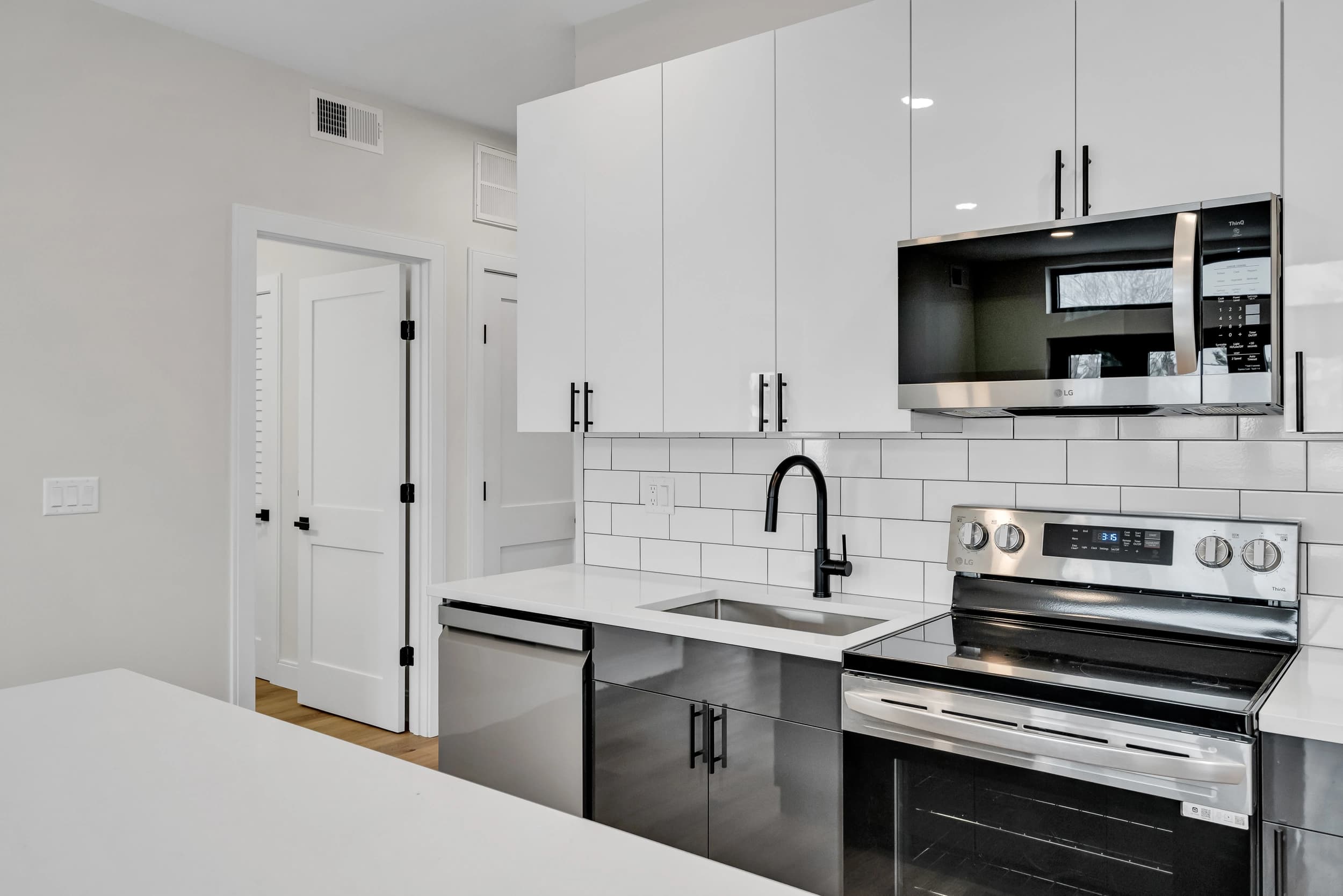 63 Belgrade Ave photo 43