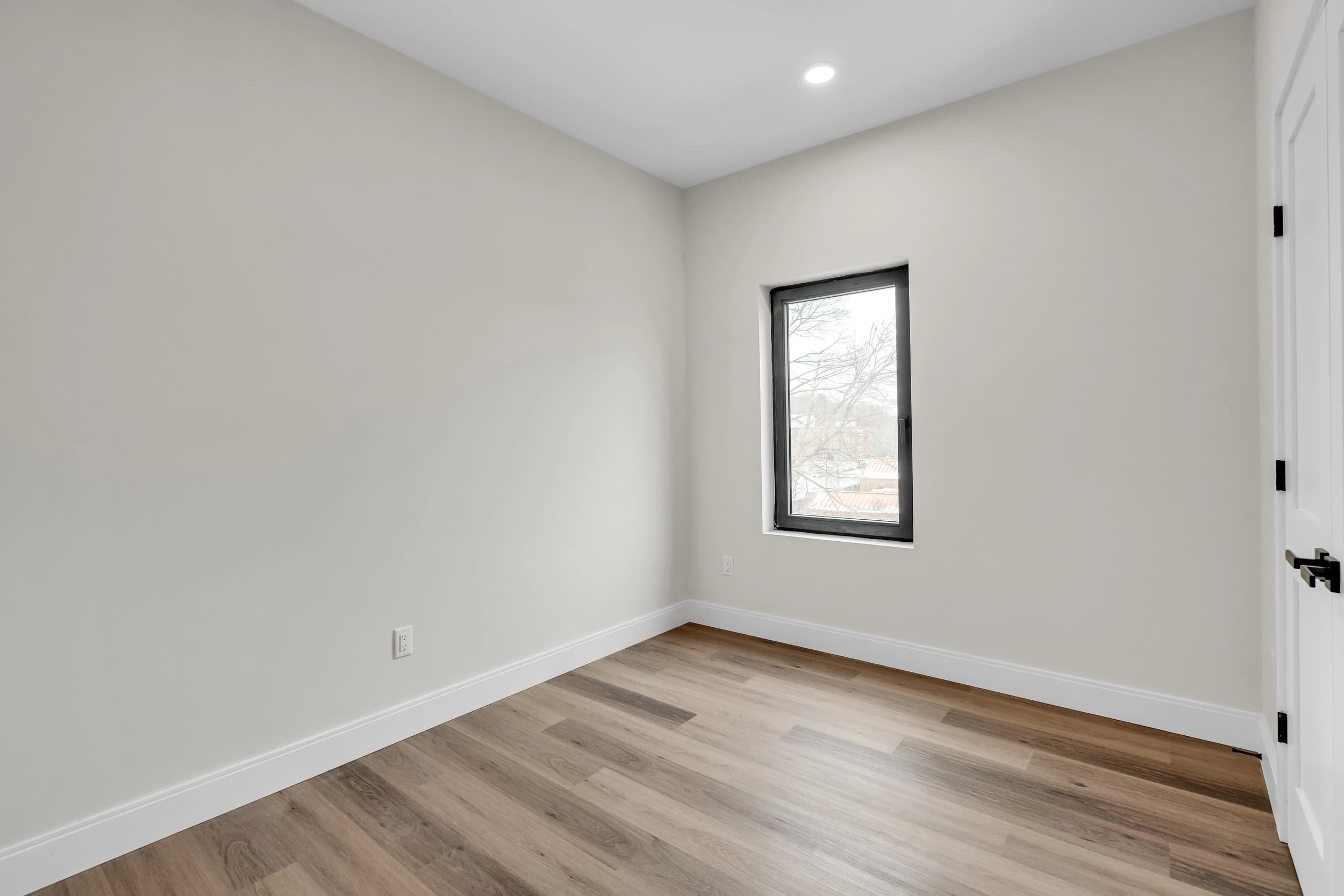 63 Belgrade Ave photo 44