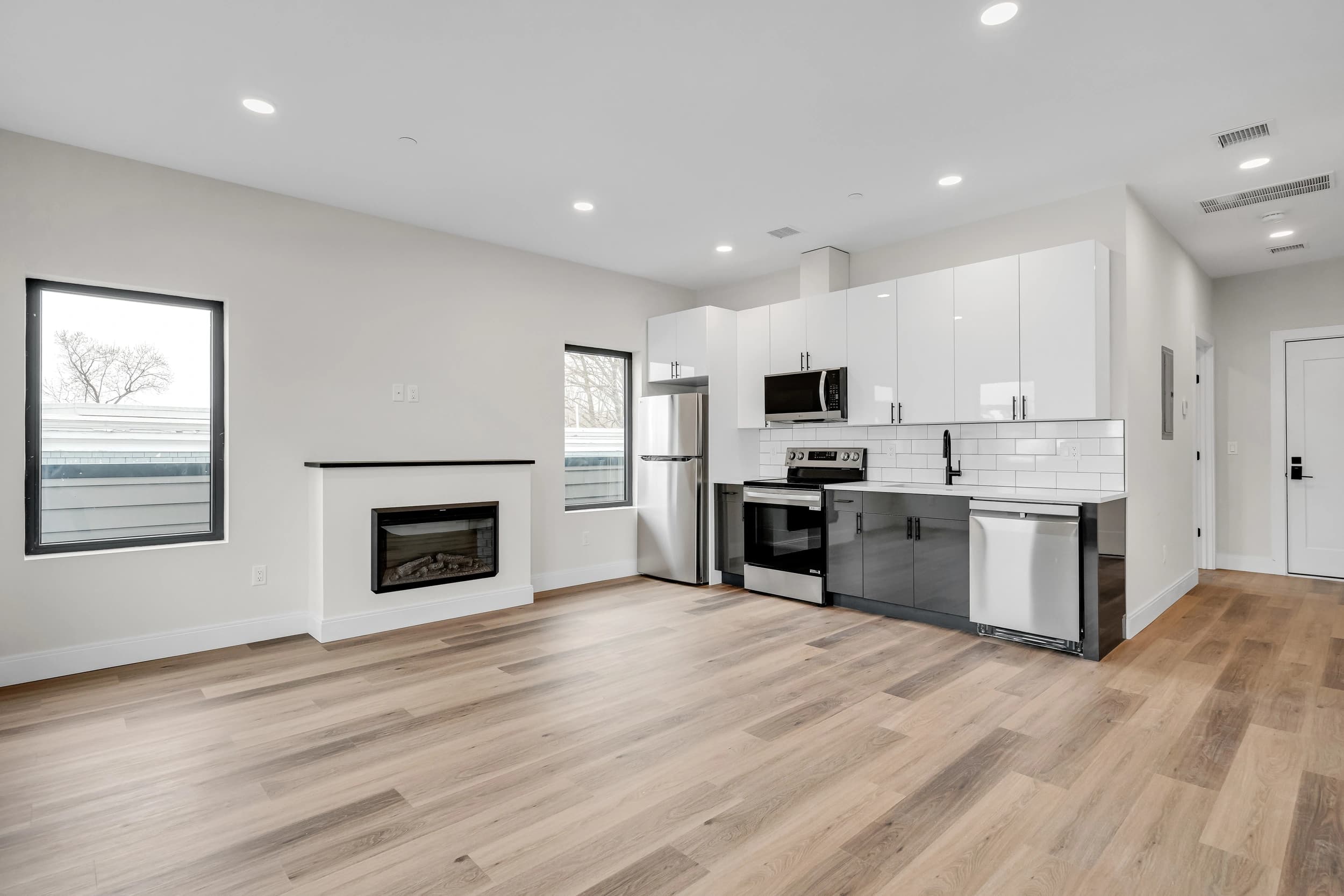 63 Belgrade Ave photo 58